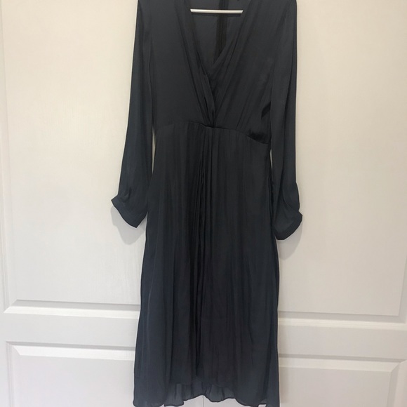 Navy V neck midi dress. New with Tags - Picture 2 of 2